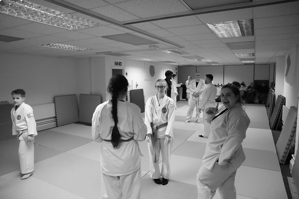 09dcf9_978daec973d1480da1f829b17882b7b5~mv2 (1)